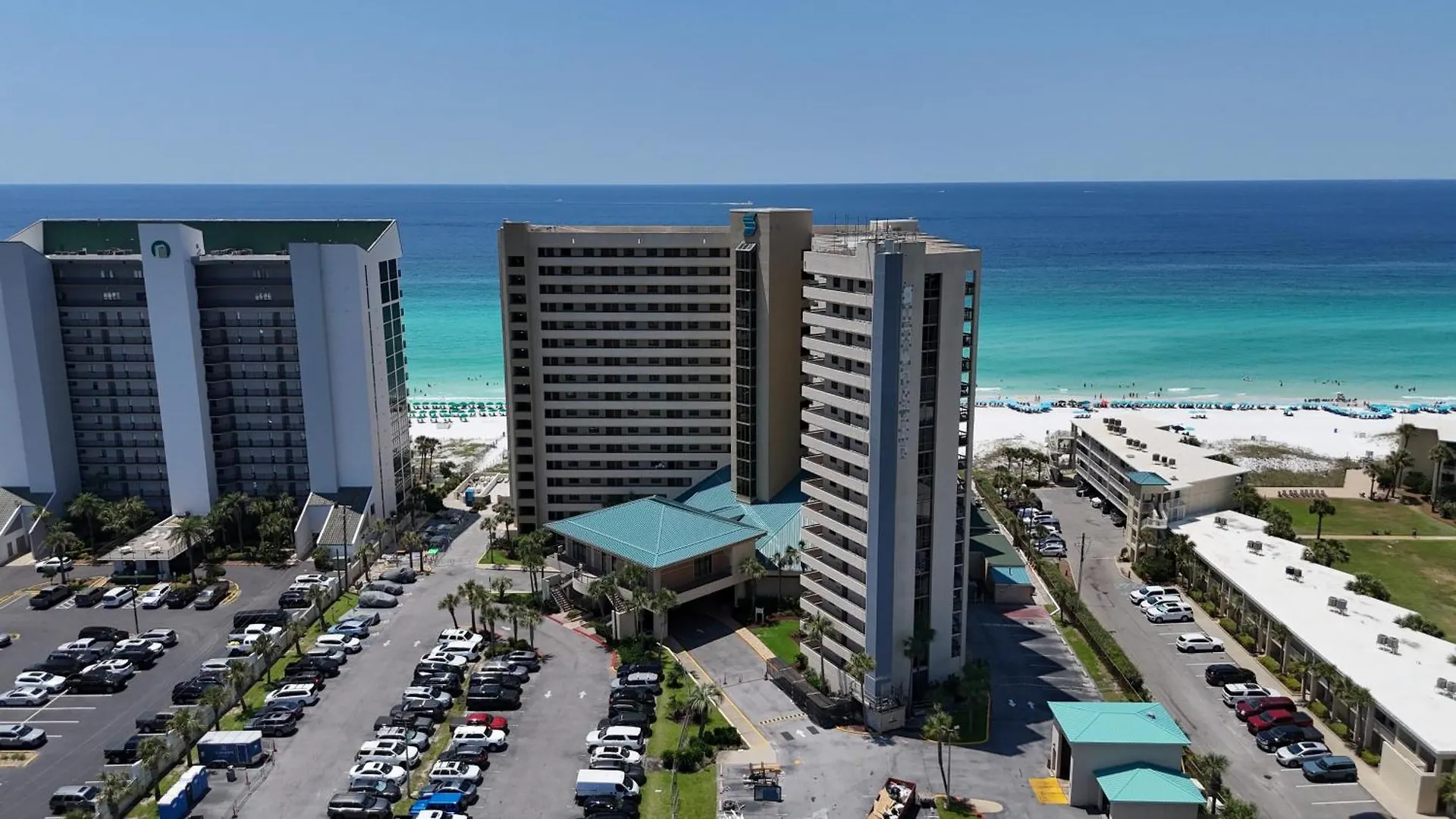 Splash Into Sundestin - Gulf Front - Pool And Restaurant