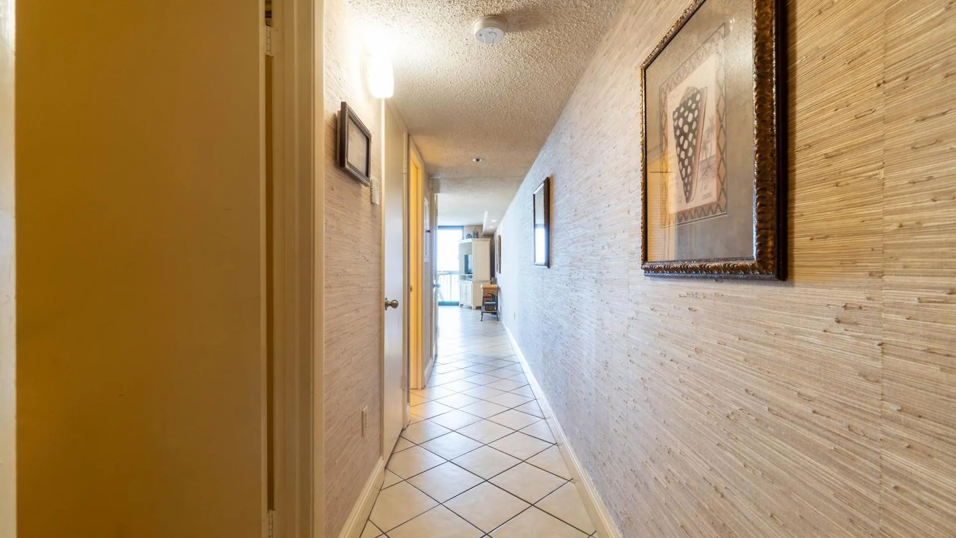 Aparthotel Splash Into Sundestin - Gulf Front - Pool And Restaurant