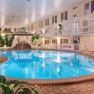 By Capital Vacations Aparthotel
