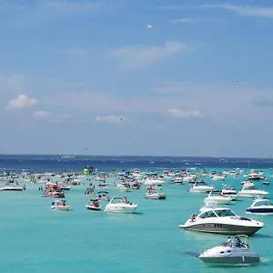 Marvelous 9th Floor Gulf, Pool & Sunset View Aparthotel